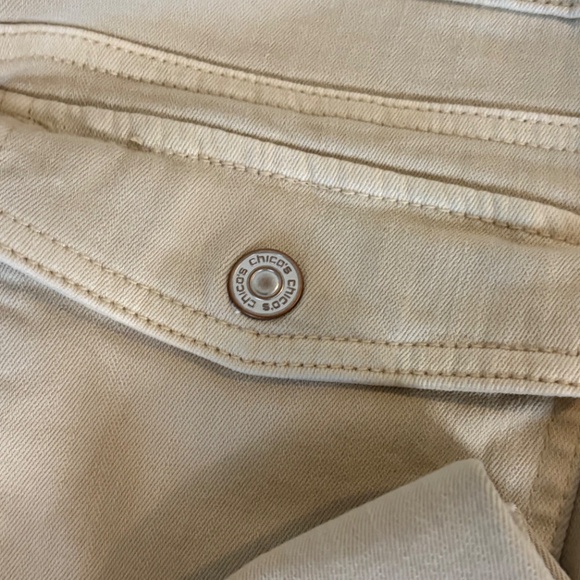 Chico's Wide leg pull on cream color with metal button jeans size 12 - Picture 3 of 5